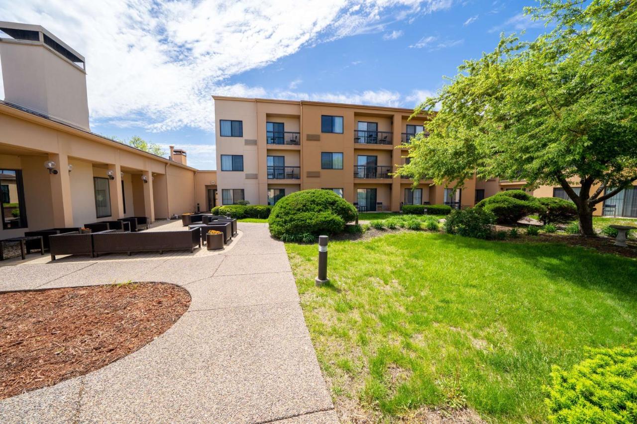 Iowa Inn Bettendorf Quad Cities Экстерьер фото