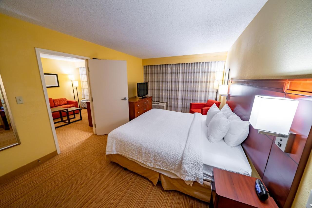 Iowa Inn Bettendorf Quad Cities Экстерьер фото