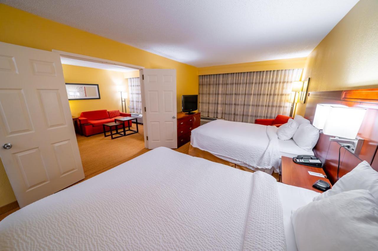 Iowa Inn Bettendorf Quad Cities Экстерьер фото
