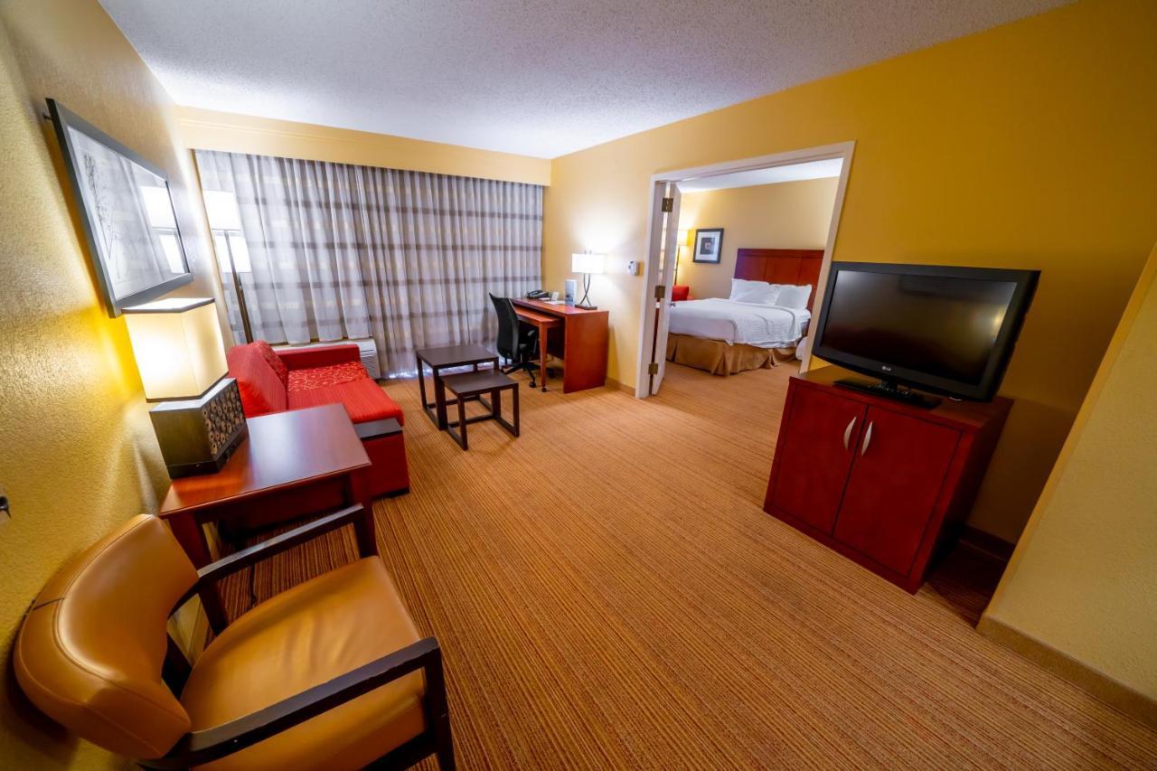 Iowa Inn Bettendorf Quad Cities Экстерьер фото