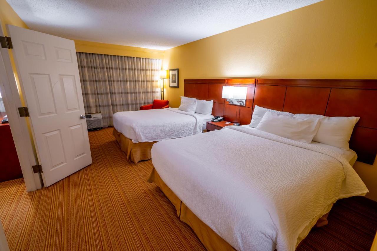Iowa Inn Bettendorf Quad Cities Экстерьер фото
