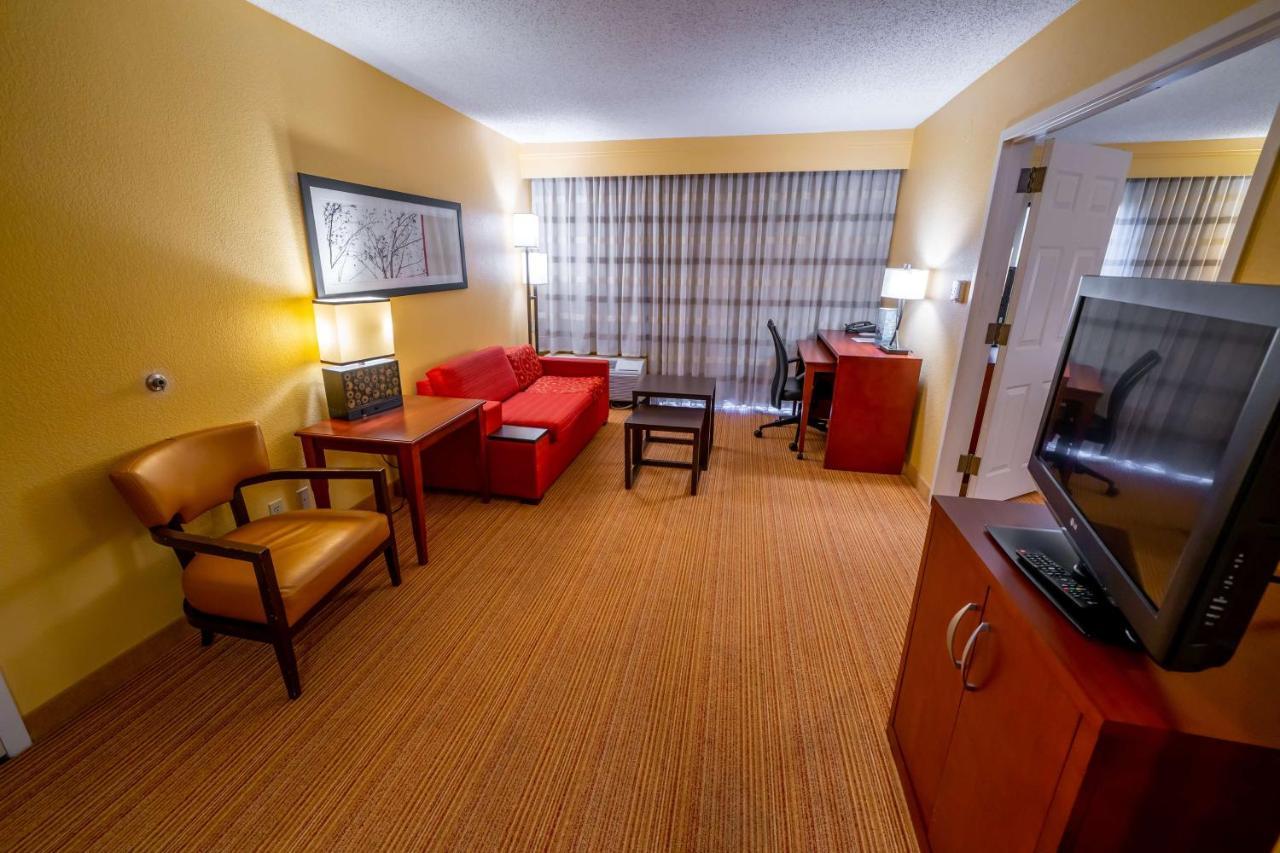 Iowa Inn Bettendorf Quad Cities Экстерьер фото