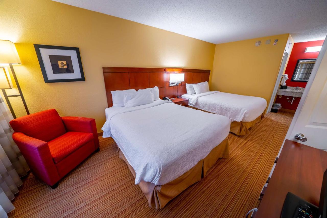 Iowa Inn Bettendorf Quad Cities Экстерьер фото